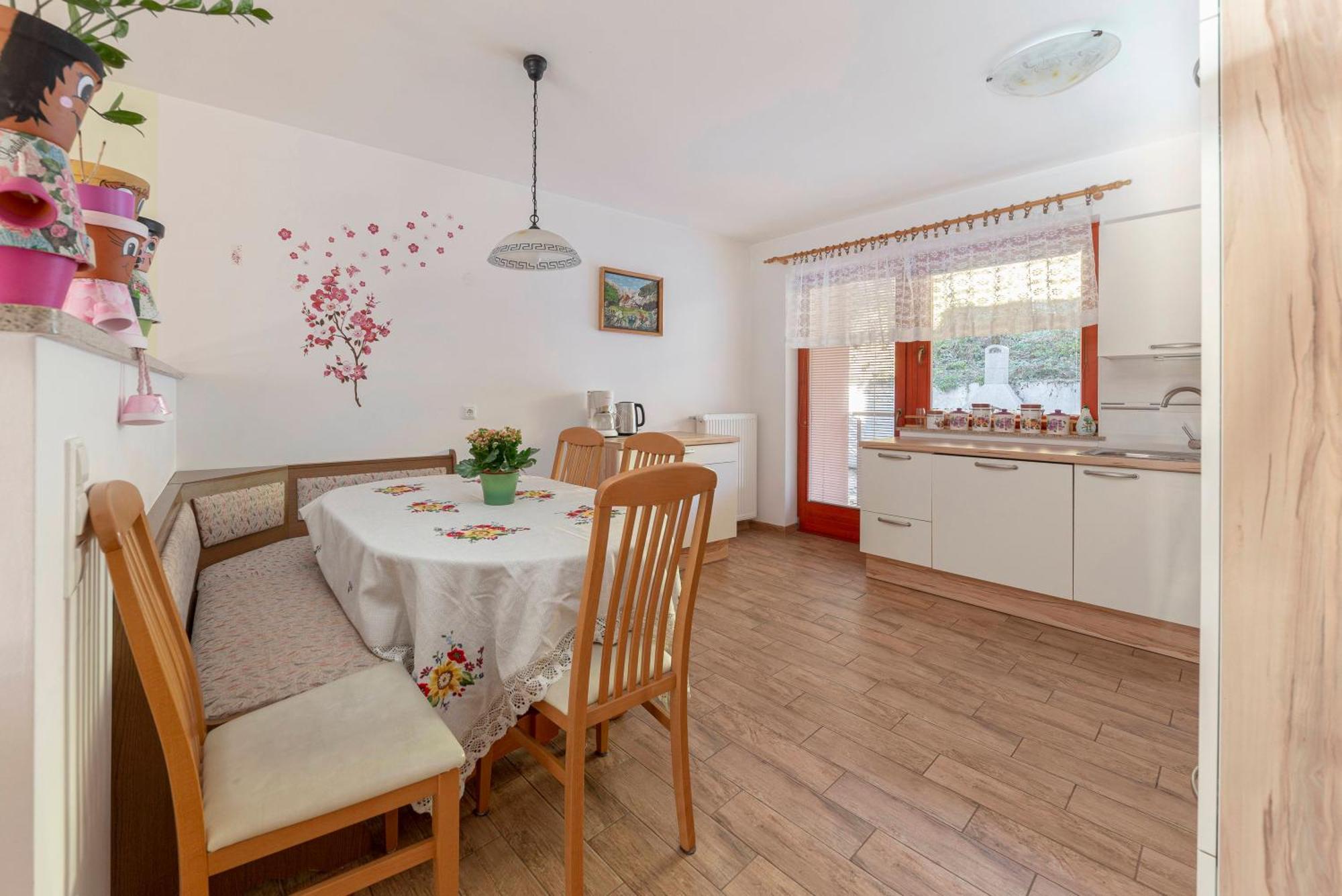 Apartment Pr' Kavac Rateče Екстериор снимка